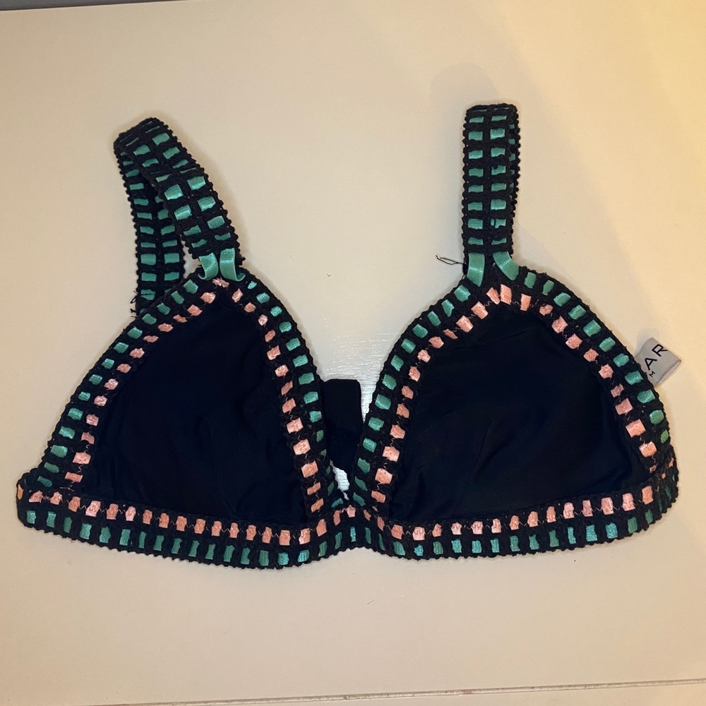 Black bikini top